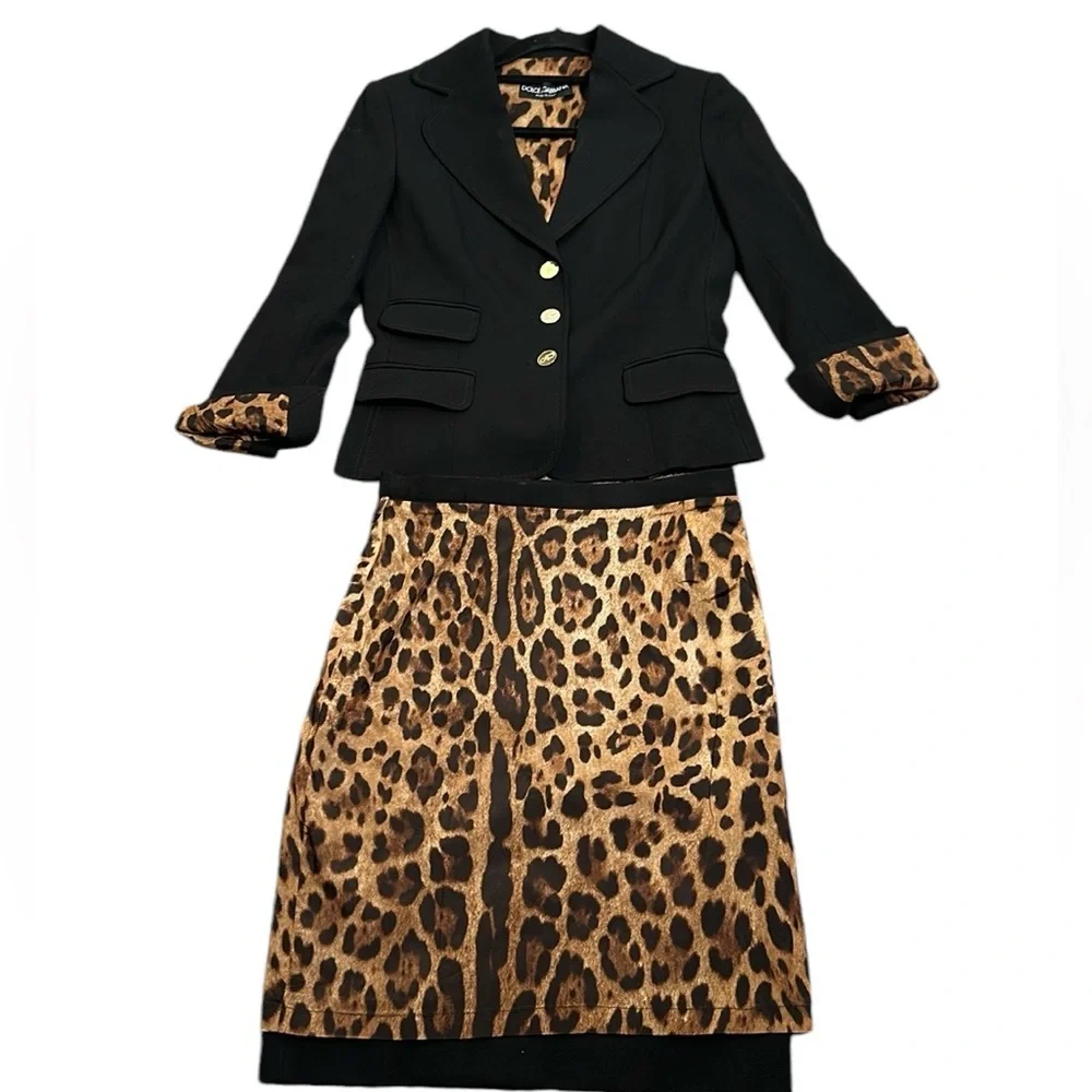DOLCE &GABBANA  blazer skirt suit size 40-xS black gold button luxury classic - Picture 4 of 16